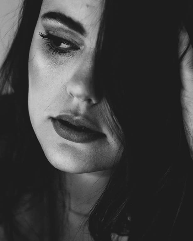 Estúdio de Joinville capturando elegância feminina em ensaio fotográfico